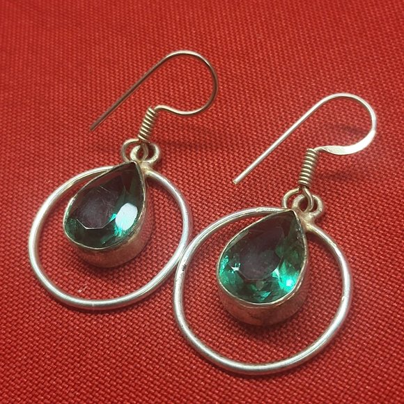 Vintage Emerald Green Glass Silver Tone Dangling Hook Earrings - Picture 8 of 10